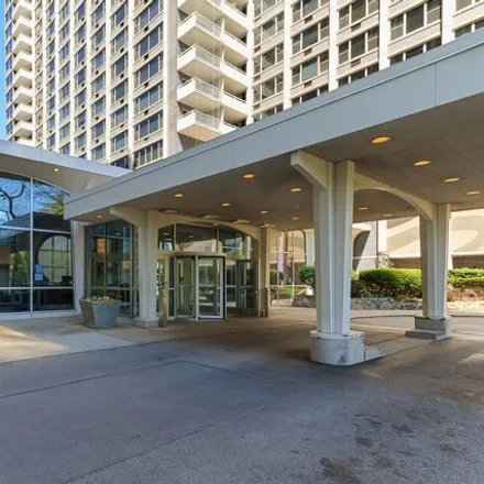 Buy this 3 bed condo on Imperial Towers in 4250 North Marine Drive, Chicago