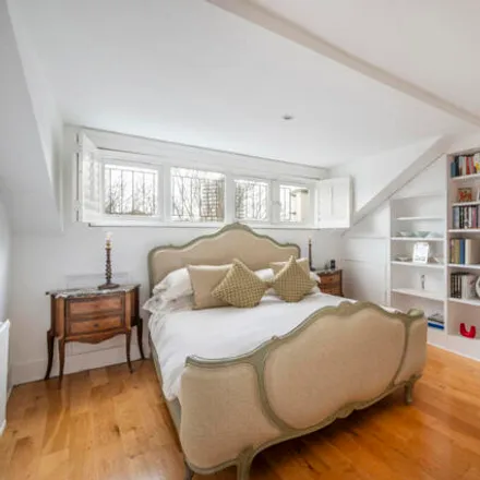 Image 4 - 5 St Stephen's Crescent, London, W2 5JF, United Kingdom - Apartment for sale