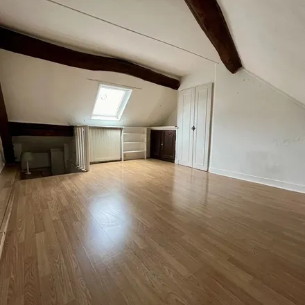 Rent this 3 bed apartment on 14 Rue de Chartres in 91410 Dourdan, France