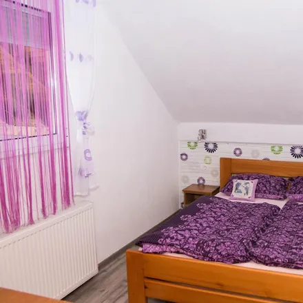 Rent this 2 bed house on 47245 Rakovica
