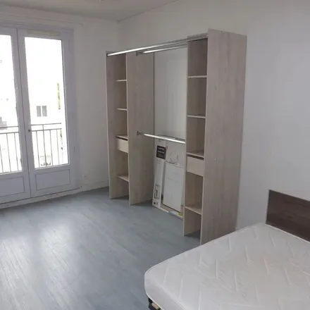 Rent this 1 bed apartment on 1 bis Avenue des Martyrs de la Résistance in 79000 Niort, France