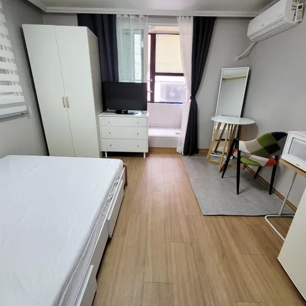 Rent this 1 bed apartment on 157-31 Nonhyeon-dong in Gangnam-gu, Seoul