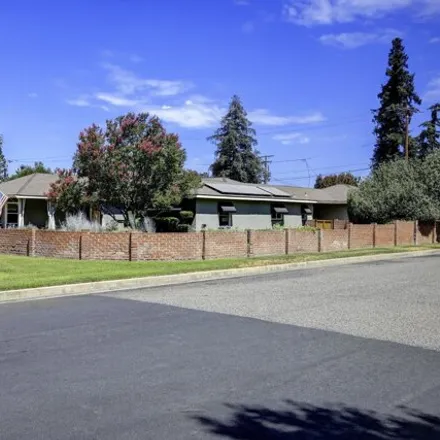 Image 7 - 1700 Beverly Dr W, Visalia, California, 93277 - House for sale