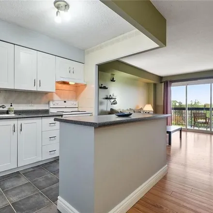 Image 3 - 158 C McArthur Avenue, Ottawa, ON K1L 6P8, Canada - Apartment for rent