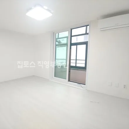 Rent this 2 bed apartment on 서울특별시 강남구 역삼동 661-34