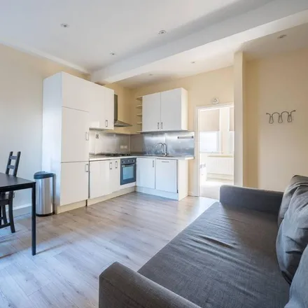 Rent this 2 bed apartment on Landor Road in Stockwell Park, London