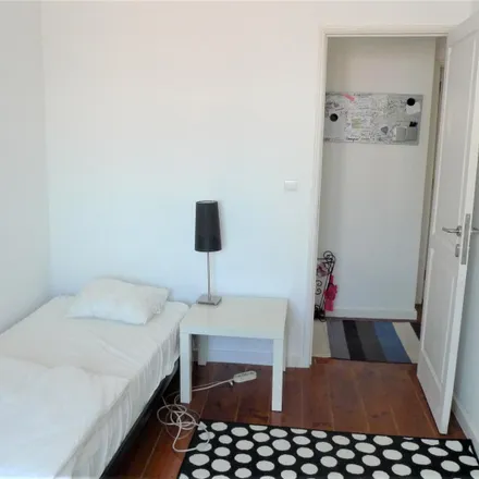 Rent this 3 bed room on A Devessa in Rua Vítor Bastos, 1070-271 Lisbon