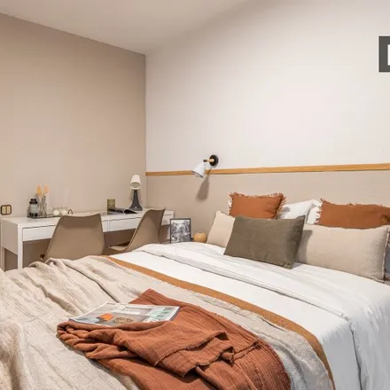 Rent this 4 bed room on Avinguda de la Mare de Déu de Montserrat in 48, 08024 Barcelona