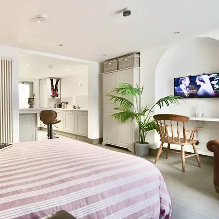 Image 7 - London, SW1V 4AG, United Kingdom - Apartment for rent