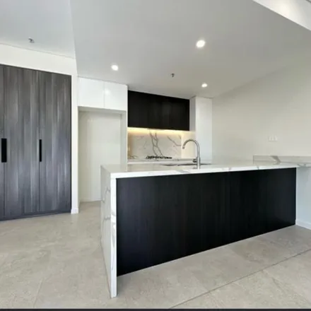 Image 6 - Lachlan Street, Sydney NSW 2170, Australia - Apartment for rent