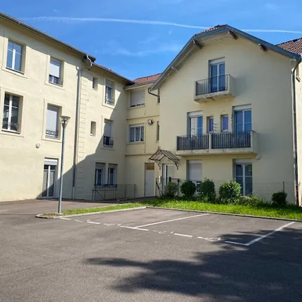 Rent this 3 bed apartment on 19 Rue Marcel Donjon in 70300 Luxeuil-les-Bains, France