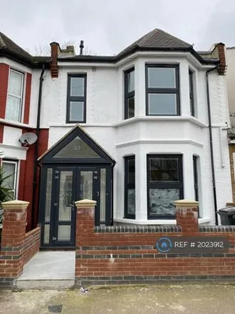 Rent this 4 bed duplex on 55 Matlock Road in London, E10 6BU