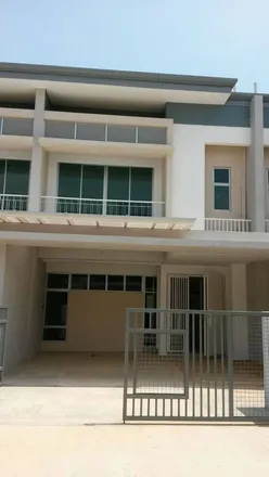 Rent this 4 bed apartment on Jalan Flora 3E/12 in Bandar Rimbayu, 42500