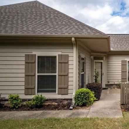 Buy this 2 bed townhouse on 100 Mountain Terrace Circle in Maumelle, AR 72113