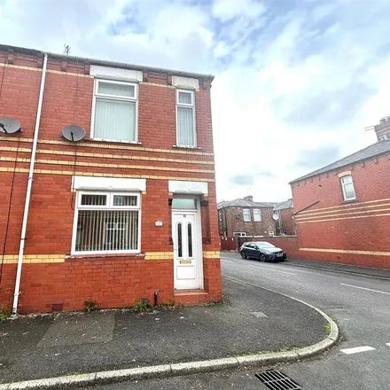 Rent this 3 bed house on West Street in Failsworth, M35 0FY