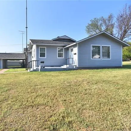 Buy this 3 bed house on 520 West 2nd Avenue in Bristow, OK 74010
