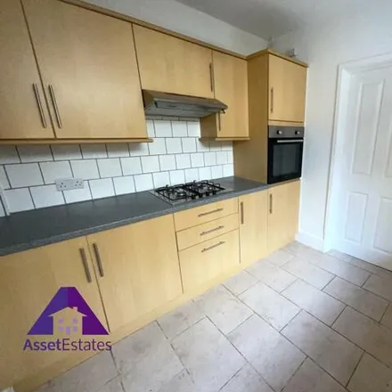 Image 5 - Richmond Road, Six Bells, NP13 2PG, United Kingdom - Townhouse for rent