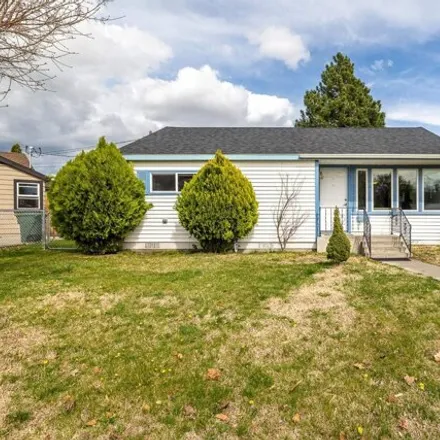 Buy this 3 bed house on 1000 Sanford Avenue in Richland, WA 99354