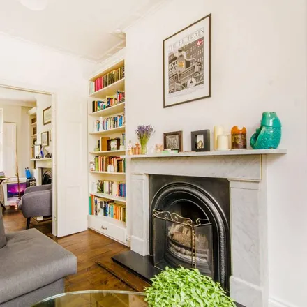 Rent this 2 bed house on 8 Raleigh Street in Angel, London