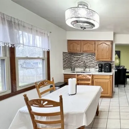 Image 3 - 438 Sussex Court, Buffalo Grove, IL 60089, USA - House for sale