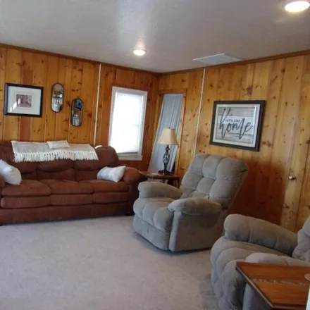 Image 4 - Marathon, 303 West Houghton Lake Drive, Prudenville, Denton Township, MI 48651, USA - House for sale