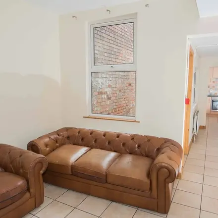 Rent this 4 bed apartment on Dunluce Avenue in Belfast, BT12 5NE