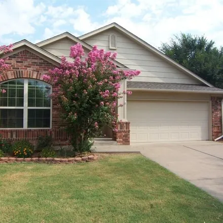 Rent this 3 bed house on 2783 Edgemere Drive in Norman, OK 73071