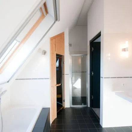 Rent this 4 bed apartment on Calvijn College in Zoekweg, 4691 HT Tholen