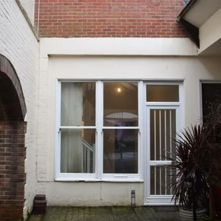 Rent this 1 bed townhouse on Victoria Street in Burnham-on-Sea, TA8 1AE