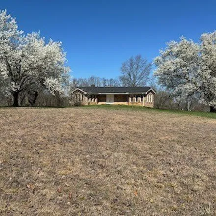 Image 1 - 8702 Cedar Grove Road, Robertson County, TN 37049, USA - House for sale