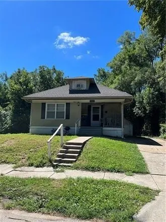 Buy this 2 bed house on 3235 East 68th Street in Kansas City, MO 64132