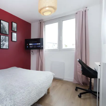 Rent this 1 bed room on 64 bis Rue Jean Jaurès in 29200 Brest, France