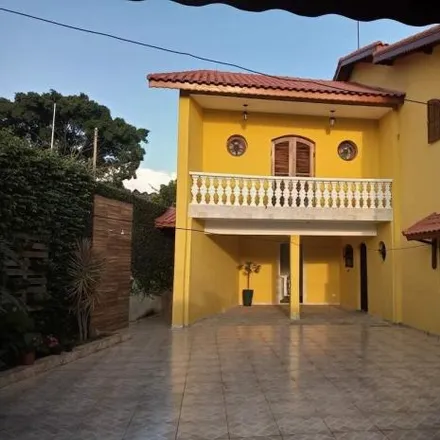 Buy this 3 bed house on Rua Marechal Mascarenhas de Morais in Vila Ibar, Poá - SP