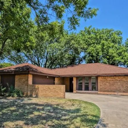 Rent this 4 bed house on 107 Creek Courts Drive in Trophy Club, TX 76262