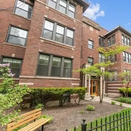 Rent this 3 bed apartment on 1426-1434 West Lunt Avenue in Chicago, IL 60645