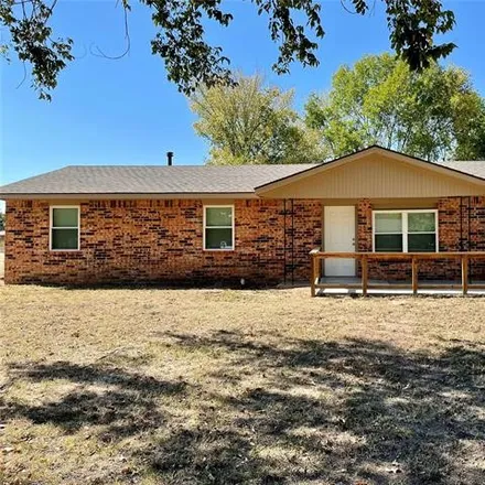 Buy this 3 bed house on 1504 North Indian Lane in Okmulgee, OK 74447