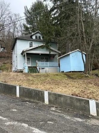 Buy this 3 bed house on 174 East Oak Street in Titusville, PA 16354