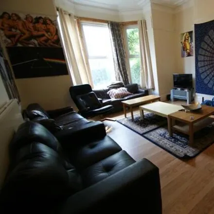 Rent this 7 bed room on Hyde Park Road in Leeds, LS6 1PX