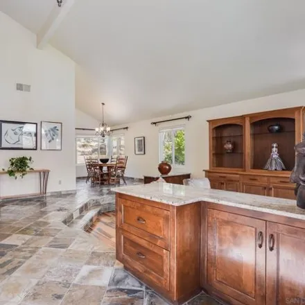 Image 3 - 1122 Country Wood Lane, Vista, CA 92081, USA - House for sale