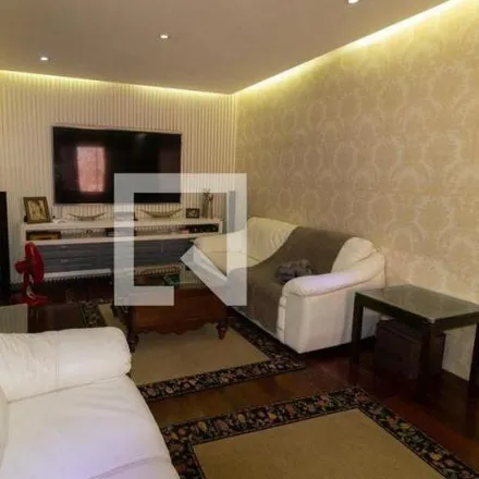 Rent this 5 bed house on Rua Verdi in Santa Cruz da Serra, Duque de Caxias - RJ