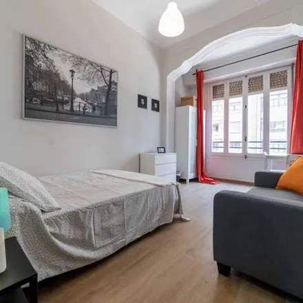 Rent this 6 bed apartment on Plaça d'Espanya in 46007 Valencia, Spain