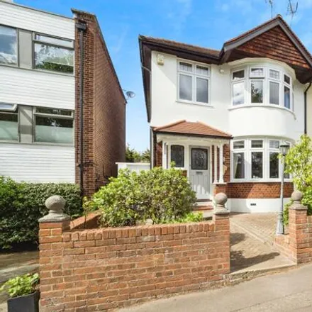 Buy this 3 bed duplex on Fairlawn Drive in London, IG8 9AW