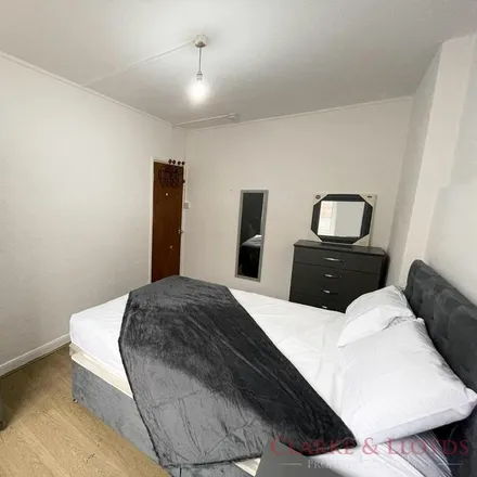 Image 4 - Bethnal Green, Bethnal Green Estate, London, E2 0HF, United Kingdom - Apartment for rent