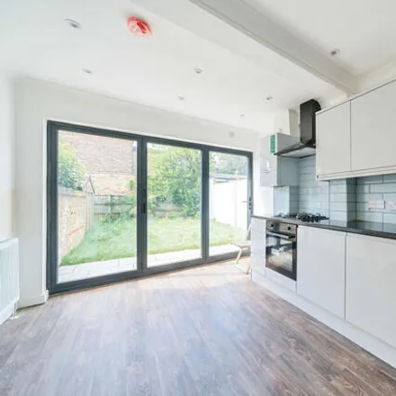 Image 5 - 40 Coldershaw Road, London, W13 9DX, United Kingdom - Townhouse for sale