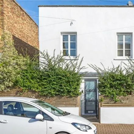 Buy this 3 bed duplex on 29 Pickets Street in London, SW12 8QB