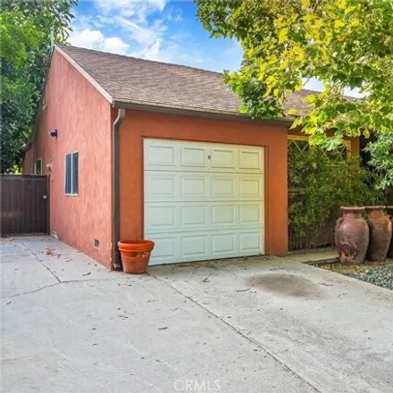 Image 3 - 7444 Ostrom Ave, Van Nuys, California, 91406 - House for sale
