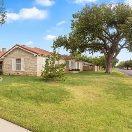 Image 2 - 282 West 17th Avenue, Pampa, TX 79065, USA - House for sale