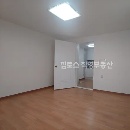 Rent this studio apartment on 서울특별시 강남구 논현동 184-6