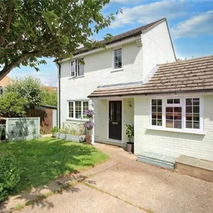 Buy this 3 bed house on Salisbury Close in Alton, Hampshire