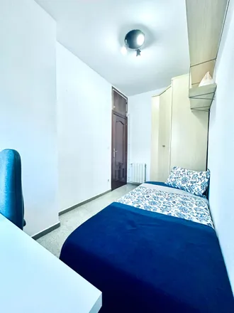 Rent this 5 bed room on Carrer de la Selva de Mar in 142-144, 08020 Barcelona